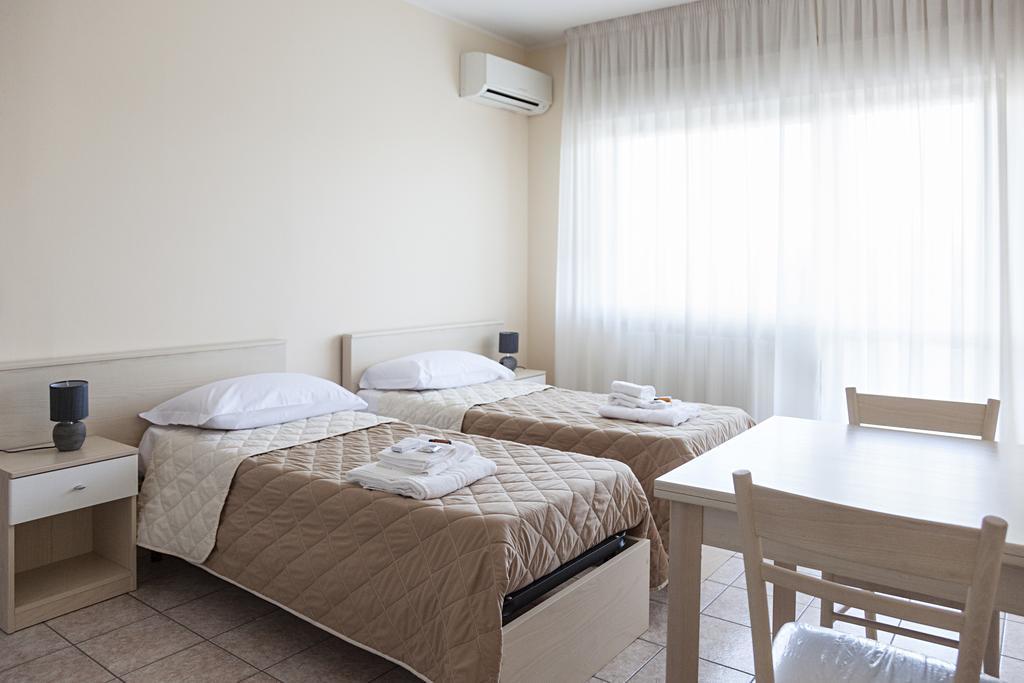 Family Room,128067789:JPEG